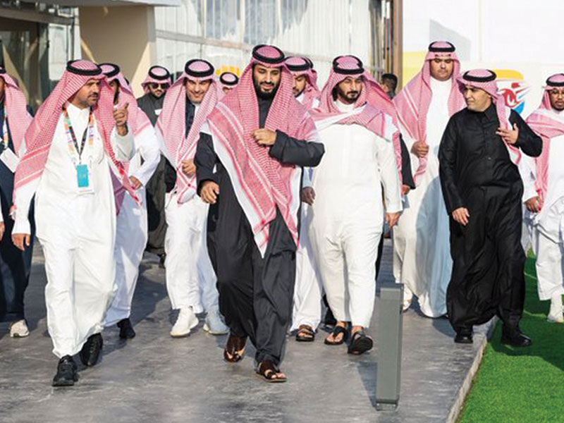 محمد بن سلمان يزور معرض الرياض للسيارات